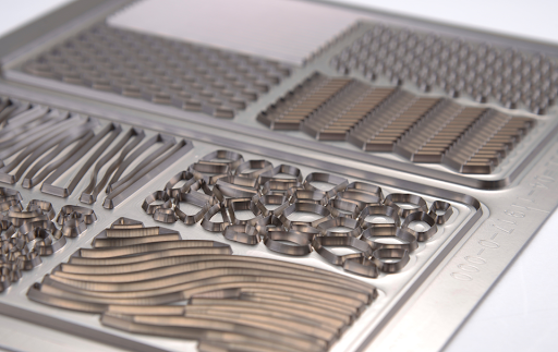 Kỹ thuật khắc uốn theo đường nét 