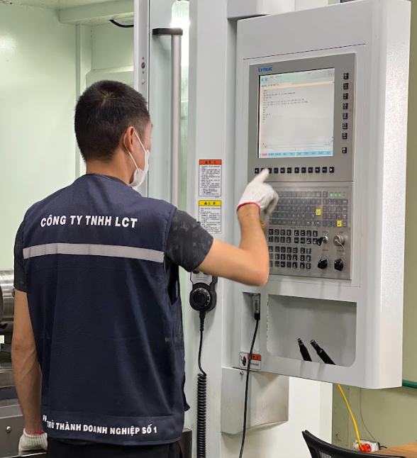 TUYỂN DỤNG CÔNG NHÂN 